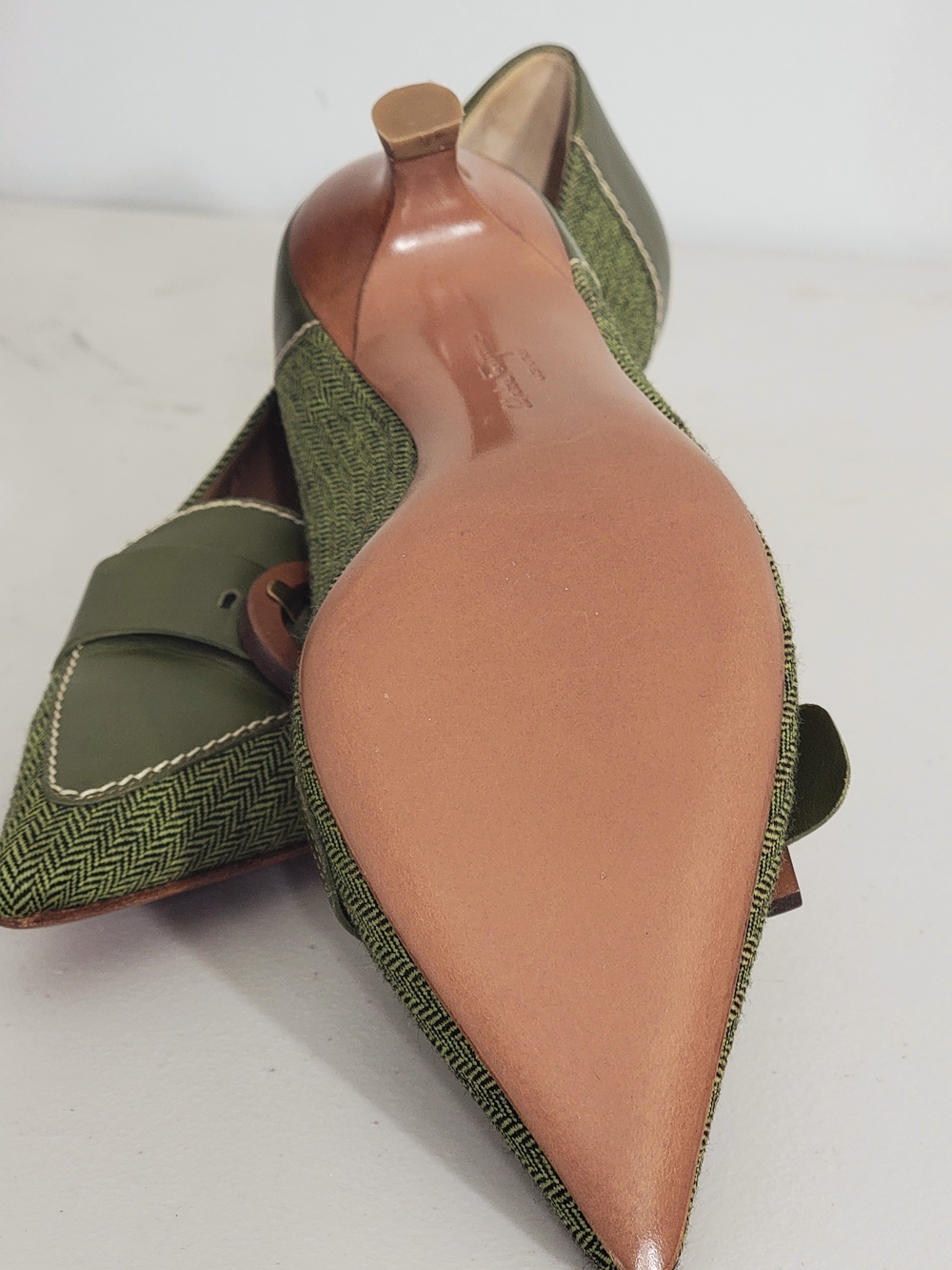 NEW Salvatore Ferragamo Herringbone Tweed Gancini Pumps Green 6.5B - Picture 8 of 13